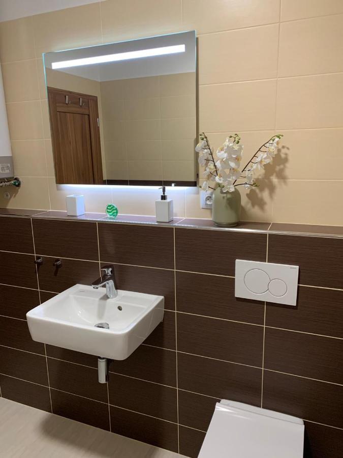 Apartment Laurot Микулов Екстериор снимка